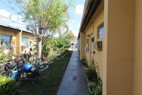 Appartement à louer à Opa-locka, Floride: 1 chambre, 1894.28 m2 № 1977190 - photo 16