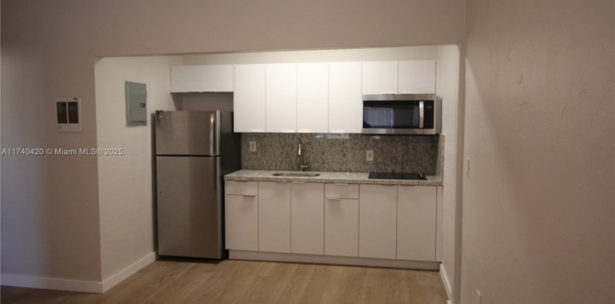 Appartement à Opa-locka, Floride 1 chambre, 1894.28 m2 № 1977190