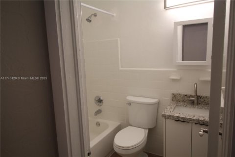 Appartement à louer à Opa-locka, Floride: 1 chambre, 1894.28 m2 № 1977190 - photo 8