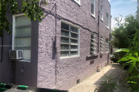 Commercial property in Miami, Florida 474.36 sq.m. № 1883839 - photo 11