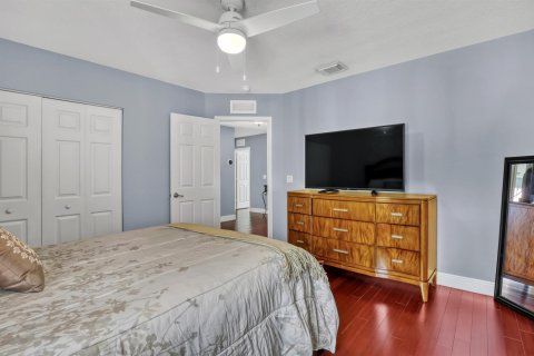 Casa en venta en West Palm Beach, Florida, 5 dormitorios, 252.04 m2 № 2434135 - foto 26