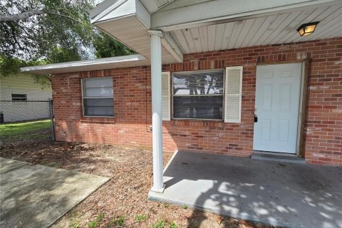 Apartamento en alquiler en Auburndale, Florida, 2 dormitorios, 74.32 m2 № 1899310 - foto 1