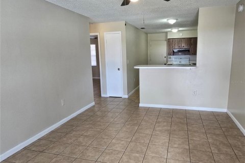 Apartamento en alquiler en Auburndale, Florida, 2 dormitorios, 74.32 m2 № 1899310 - foto 3