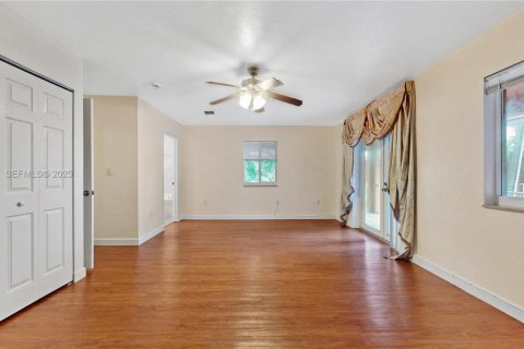 Снять в аренду таунхаус в Пальметто-Бей, Флорида 3 спальни, 210.14м2, № 1987172 - фото 9