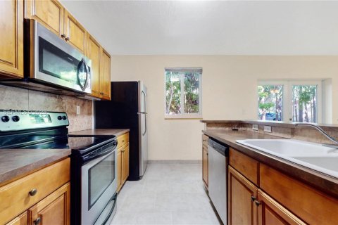 Снять в аренду таунхаус в Пальметто-Бей, Флорида 3 спальни, 210.14м2, № 1987172 - фото 7