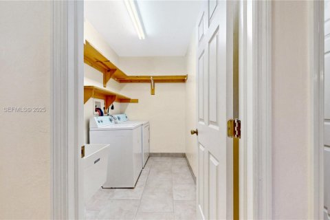 Снять в аренду таунхаус в Пальметто-Бей, Флорида 3 спальни, 210.14м2, № 1987172 - фото 23