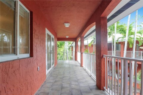 Снять в аренду таунхаус в Пальметто-Бей, Флорида 3 спальни, 210.14м2, № 1987172 - фото 14