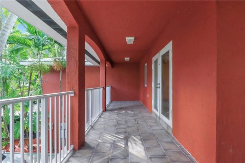 Снять в аренду таунхаус в Пальметто-Бей, Флорида 3 спальни, 210.14м2, № 1987172 - фото 15