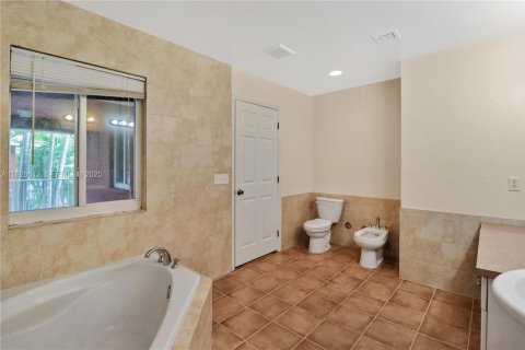 Снять в аренду таунхаус в Пальметто-Бей, Флорида 3 спальни, 210.14м2, № 1987172 - фото 13