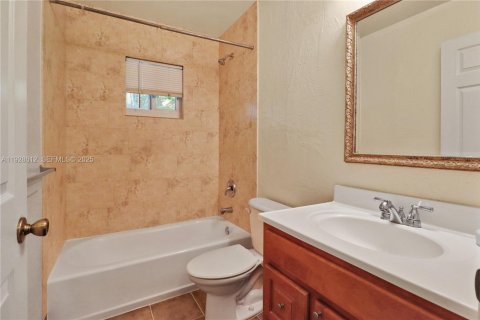 Снять в аренду таунхаус в Пальметто-Бей, Флорида 3 спальни, 210.14м2, № 1987172 - фото 21