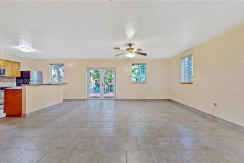 Снять в аренду таунхаус в Пальметто-Бей, Флорида 3 спальни, 210.14м2, № 1987172 - фото 4