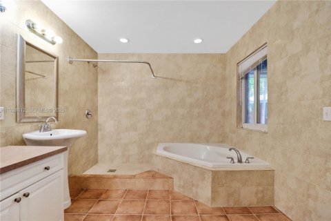 Снять в аренду таунхаус в Пальметто-Бей, Флорида 3 спальни, 210.14м2, № 1987172 - фото 12