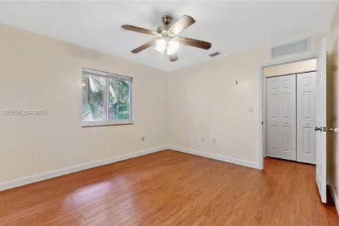 Снять в аренду таунхаус в Пальметто-Бей, Флорида 3 спальни, 210.14м2, № 1987172 - фото 20