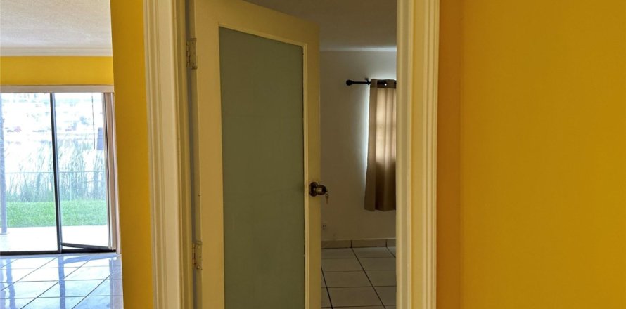 Condo in Sunrise, Florida, 2 bedrooms № 1051444