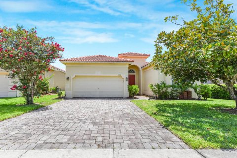 Casa en venta en St. Lucie, Florida, 3 dormitorios, 140.56 m2 № 2087925 - foto 2