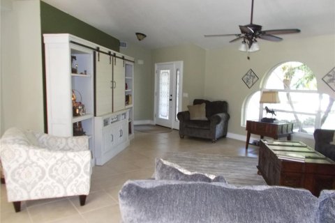 House in North Port, Florida 3 bedrooms, 202.62 sq.m. № 2215059 - photo 6