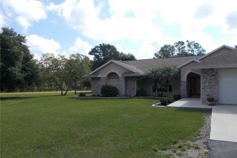 House in North Port, Florida 3 bedrooms, 202.62 sq.m. № 2215059 - photo 2