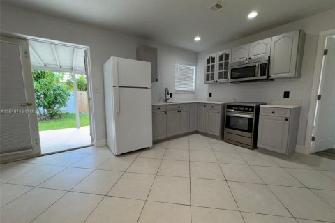 Casa en venta en Fort Lauderdale, Florida, 3 dormitorios, 136.57 m2 № 1828670 - foto 7