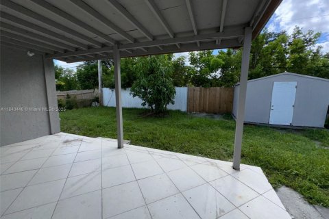 Casa en venta en Fort Lauderdale, Florida, 3 dormitorios, 136.57 m2 № 1828670 - foto 8