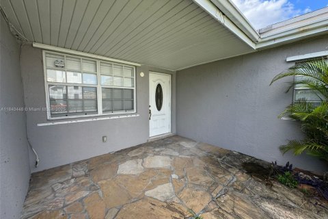 Casa en venta en Fort Lauderdale, Florida, 3 dormitorios, 136.57 m2 № 1828670 - foto 4