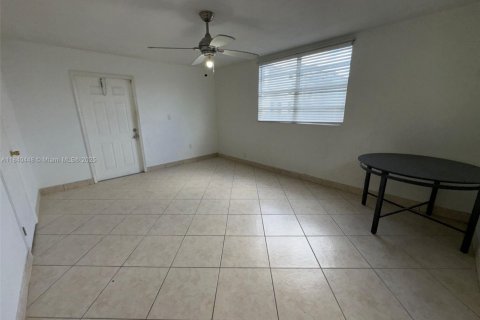 Casa en venta en Fort Lauderdale, Florida, 3 dormitorios, 136.57 m2 № 1828670 - foto 26