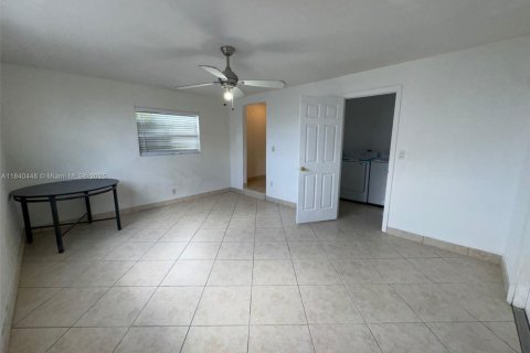 Casa en venta en Fort Lauderdale, Florida, 3 dormitorios, 136.57 m2 № 1828670 - foto 24