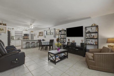 Casa en venta en Royal Palm Beach, Florida, 3 dormitorios, 107.58 m2 № 2180812 - foto 12