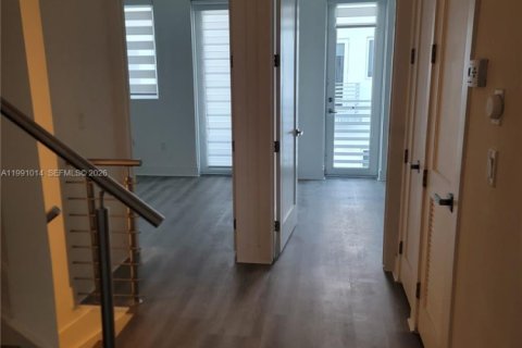 Touwnhouse à vendre à Doral, Floride: 4 chambres, 216.93 m2 № 2057354 - photo 9