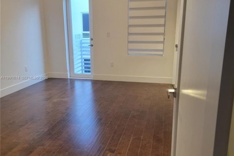 Touwnhouse à vendre à Doral, Floride: 4 chambres, 216.93 m2 № 2057354 - photo 7