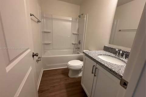 Townhouse in Lake Wales, Florida 3 bedrooms № 1924953 - photo 19