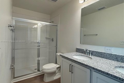 Townhouse in Lake Wales, Florida 3 bedrooms № 1924953 - photo 18