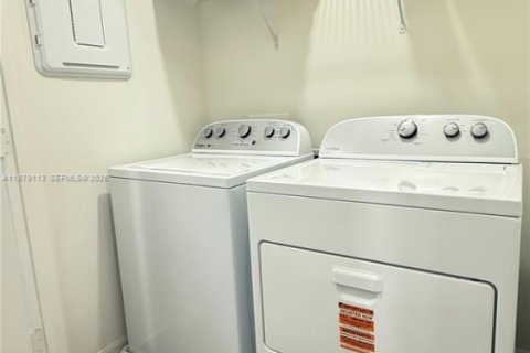 Adosado en alquiler en Lake Wales, Florida, 3 dormitorios № 1924953 - foto 28