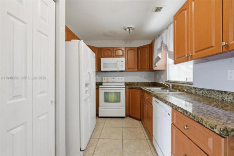 Adosado en venta en Fort Lauderdale, Florida, 2 dormitorios, 116.13 m2 № 2006301 - foto 7