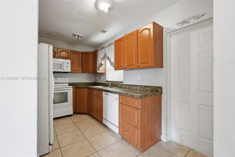 Adosado en venta en Fort Lauderdale, Florida, 2 dormitorios, 116.13 m2 № 2006301 - foto 8