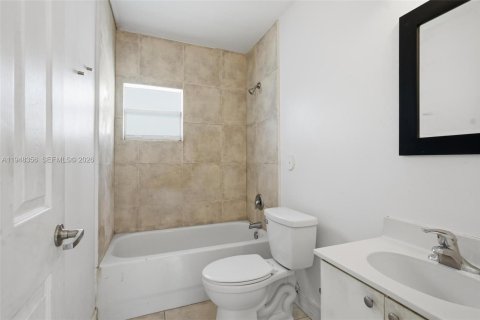 Adosado en venta en Fort Lauderdale, Florida, 2 dormitorios, 116.13 m2 № 2006301 - foto 11