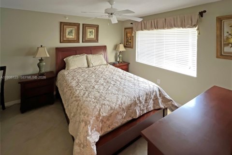 Condo in Jensen Beach, Florida, 2 bedrooms  № 1996376 - photo 13
