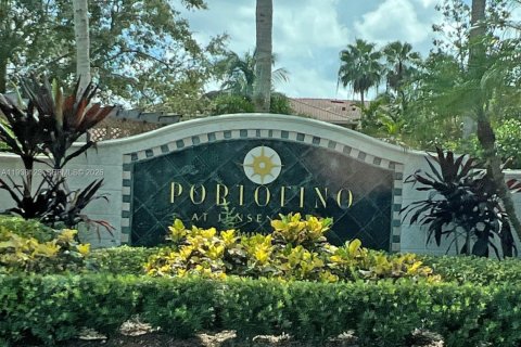 Condo in Jensen Beach, Florida, 2 bedrooms  № 1996376 - photo 4