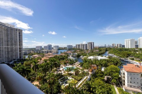 Condominio en venta en Aventura, Florida, 2 dormitorios, 162.58 m2 № 1979596 - foto 22