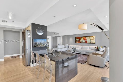 Condominio en venta en Aventura, Florida, 2 dormitorios, 162.58 m2 № 1979596 - foto 12