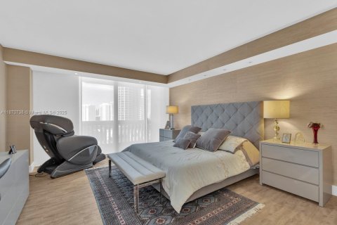 Condominio en venta en Aventura, Florida, 2 dormitorios, 162.58 m2 № 1979596 - foto 17