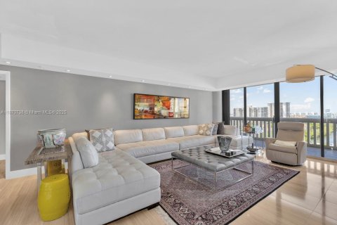 Condominio en venta en Aventura, Florida, 2 dormitorios, 162.58 m2 № 1979596 - foto 3