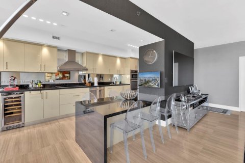 Condominio en venta en Aventura, Florida, 2 dormitorios, 162.58 m2 № 1979596 - foto 10