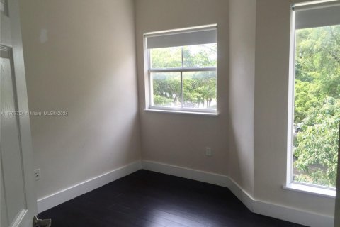 House in Aventura, Florida 3 bedrooms, 165.83 sq.m. № 1714527 - photo 14