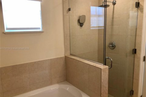 House in Aventura, Florida 3 bedrooms, 165.83 sq.m. № 1714527 - photo 11
