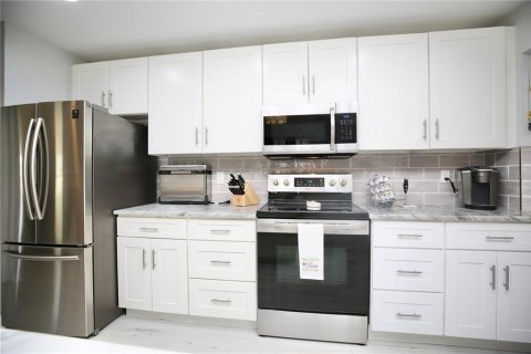 Condominio en venta en Palm Harbor, Florida, 2 dormitorios, 114.27 m2 № 2396896 - foto 19