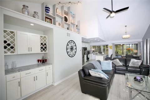Condominio en venta en Palm Harbor, Florida, 2 dormitorios, 114.27 m2 № 2396896 - foto 2