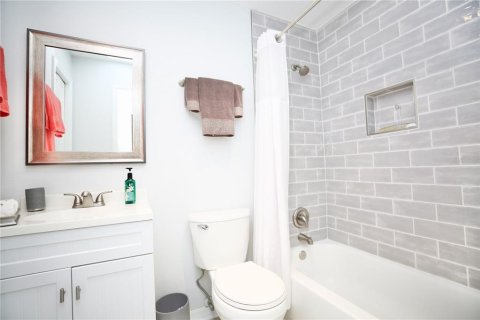Condominio en venta en Palm Harbor, Florida, 2 dormitorios, 114.27 m2 № 2396896 - foto 11