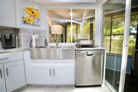 Condominio en venta en Palm Harbor, Florida, 2 dormitorios, 114.27 m2 № 2396896 - foto 18