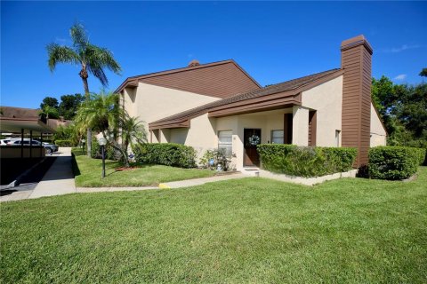 Condominio en Palm Harbor, Florida, 2 dormitorios  № 2396896