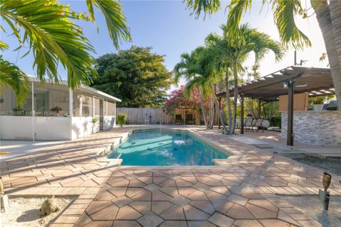 House in Cutler Bay, Florida 4 bedrooms, 155.15 sq.m. № 1707915 - photo 25
